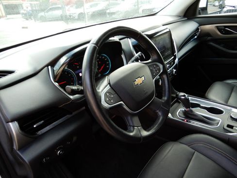 Used 2020 Chevrolet Traverse LT w/ LT Premium Package AWD/4WD image 14