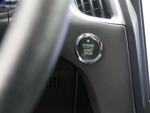 Used 2024 Ford Edge Titanium image 14