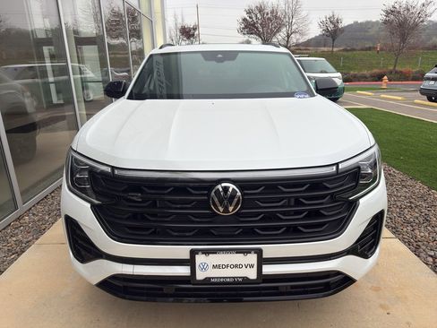 New 2026 Volkswagen Atlas Cross Sport SEL R-Line image 2