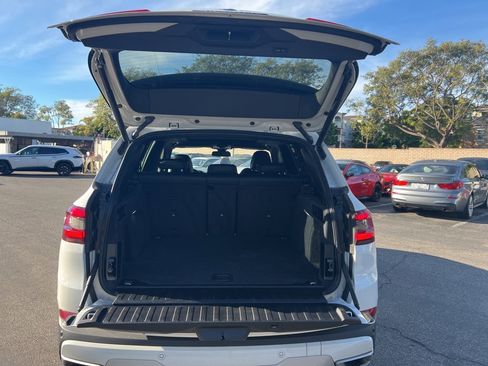 Used 2023 BMW X5 xDrive40i w/ Parking Assistance Package image 9