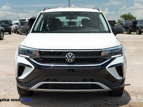 Used 2023 Volkswagen Taos S FWD image 2