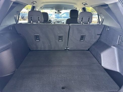 Used 2018 Chevrolet Equinox LT image 19