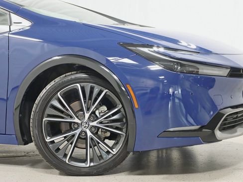 Used 2026 Toyota Prius XLE AWD/4WD image 5