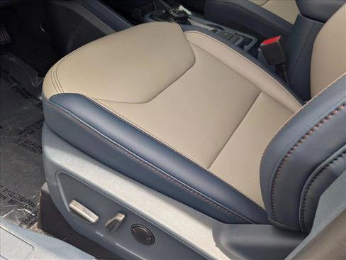 New 2025 Ford Maverick Lariat image 4