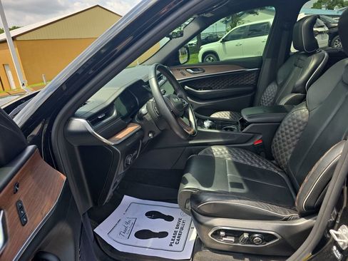 Used 2022 Jeep Grand Cherokee Summit w/ Adv Protech Group IV AWD/4WD image 25