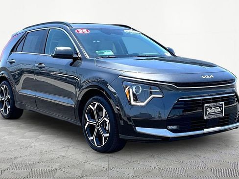 Used 2025 Kia Niro EX Touring FWD image 6