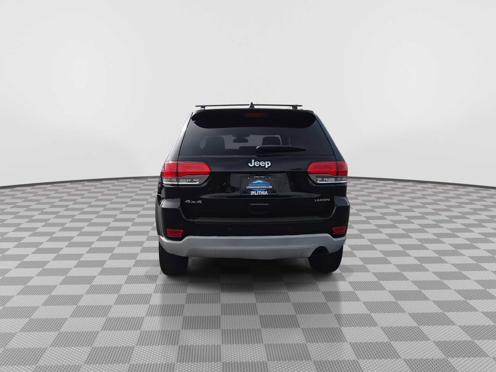 Used 2018 Jeep Grand Cherokee Laredo AWD/4WD image 7
