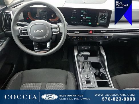 Used 2025 Kia Sorento LX FWD image 12