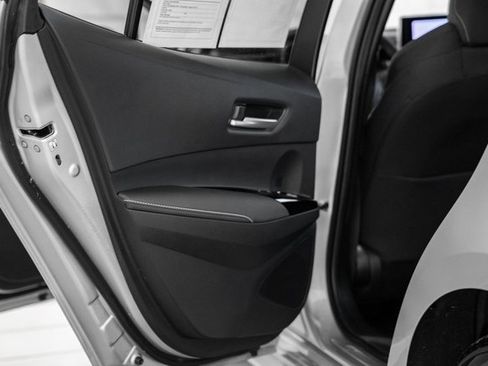 Used 2024 Toyota Corolla SE image 33