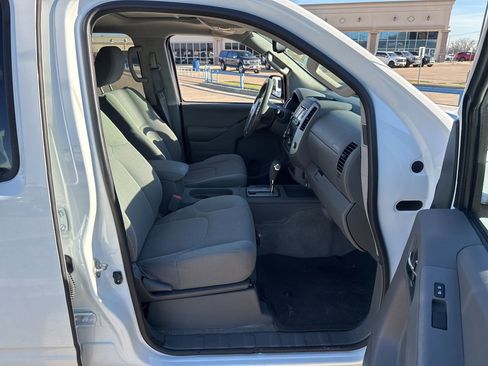 Used 2016 Nissan Frontier SV w/ SV Value Truck Package image 13