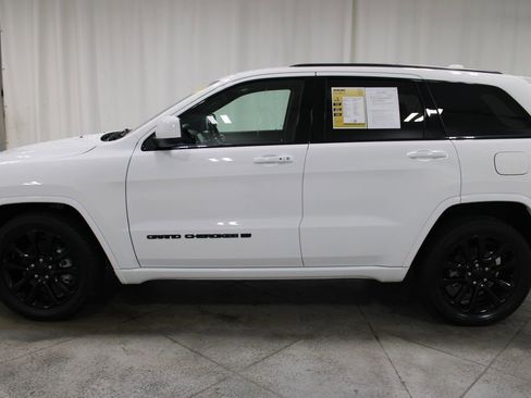 Used 2022 Jeep Grand Cherokee Laredo X image 8