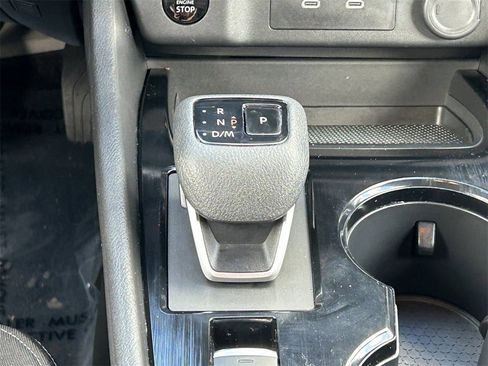 Certified 2025 Nissan Rogue SV image 23