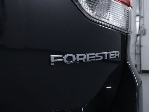 Used 2021 Subaru Forester Limited image 11