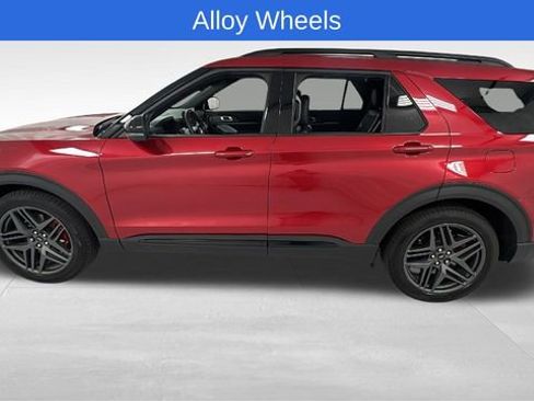 Used 2025 Ford Explorer ST image 6