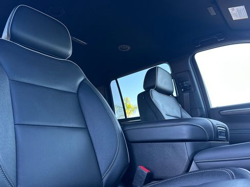 New 2026 Chevrolet Suburban Premier image 18