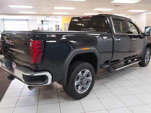Used 2026 GMC Sierra 2500 SLT AWD/4WD image 12