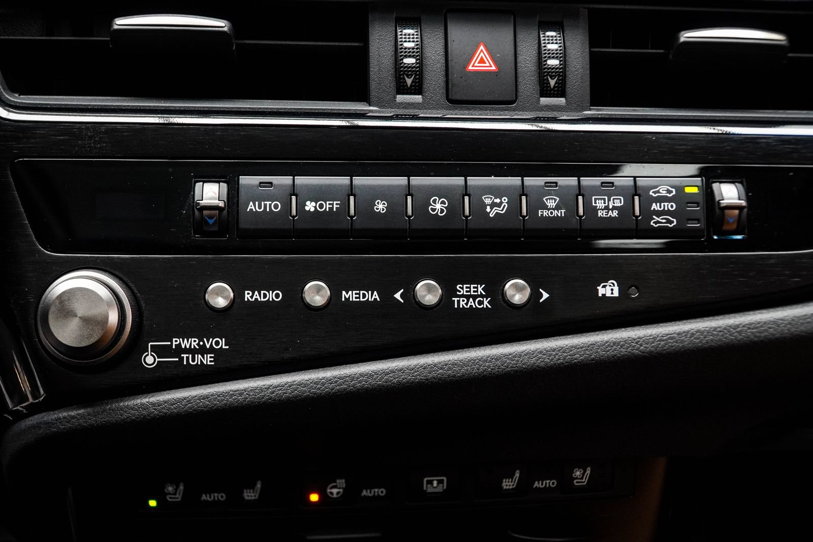 Used 2022 Lexus ES 350 Ultra Luxury w/ Accessory Package 2 FWD image 29