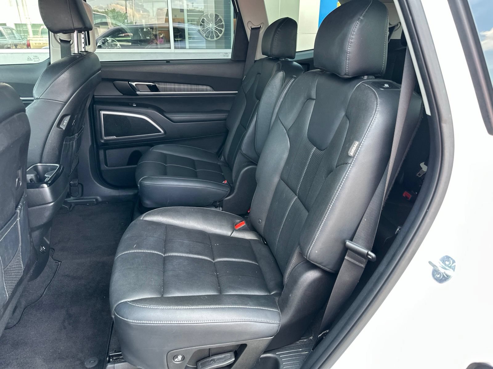 Used 2024 Kia Telluride EX w/ EX Captain's Chair Package AWD/4WD image 18