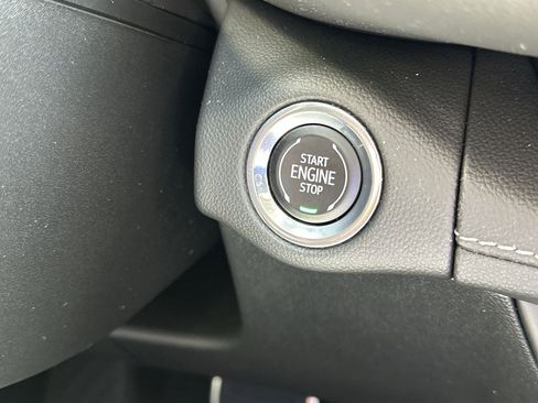 Certified 2023 Buick Envision Essence w/ Technology Package I image 17