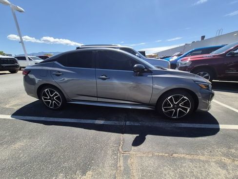 Used 2025 Nissan Sentra SR FWD image 7