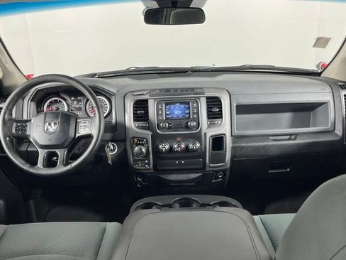Used 2017 RAM 1500 Express AWD/4WD image 12