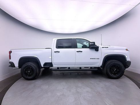 Used 2025 Chevrolet Silverado 2500 ZR2 w/ Technology Package AWD/4WD image 48