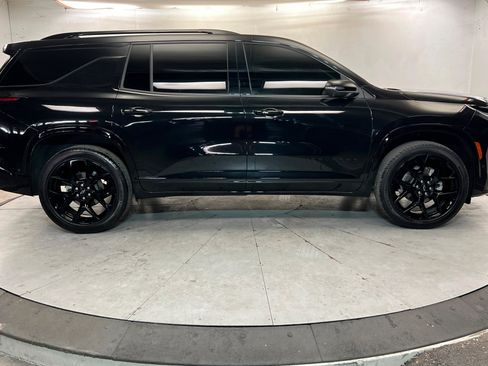 Used 2024 Chevrolet Traverse RS FWD image 7