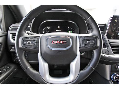 Used 2024 GMC Yukon SLT AWD/4WD image 14