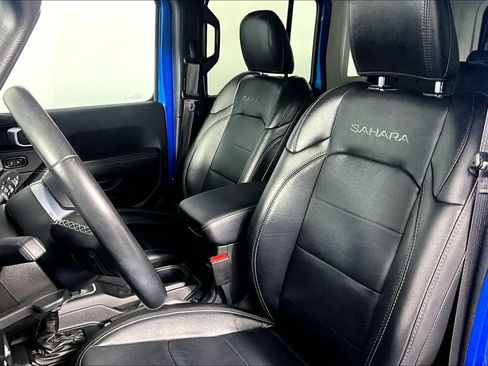 Used 2023 Jeep Wrangler Unlimited Sahara w/ Cold Weather Group AWD/4WD image 25