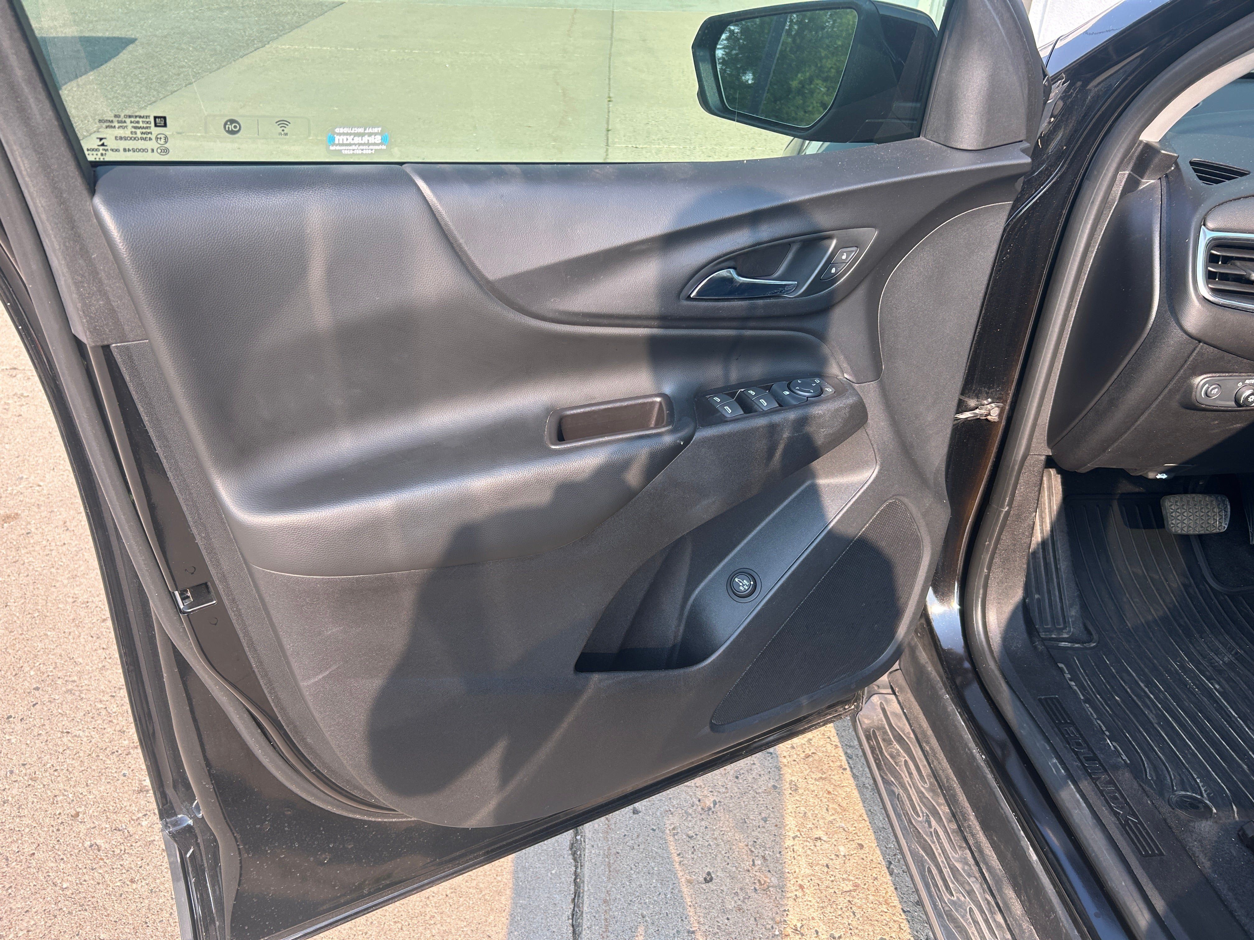 Used 2019 Chevrolet Equinox LT FWD image 12