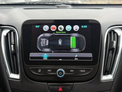 Used 2018 Chevrolet Malibu Hybrid w/ Driver Confidence Package image 4