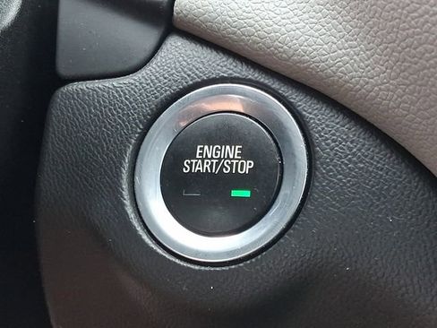 Used 2018 Chevrolet Equinox LS FWD image 24