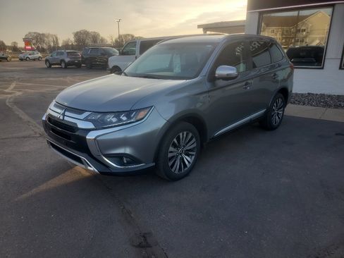 Used 2019 Mitsubishi Outlander GT image 2