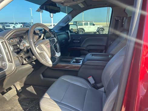 Used 2018 GMC Sierra 1500 SLT image 16