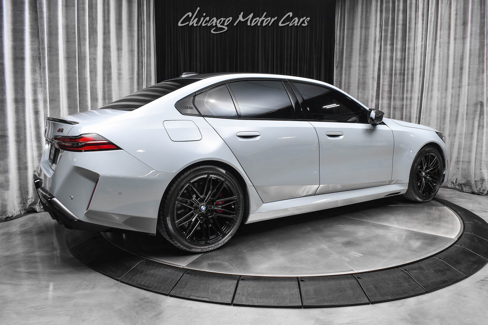 Used 2025 BMW M5 w/ Carbon Package AWD/4WD image 5