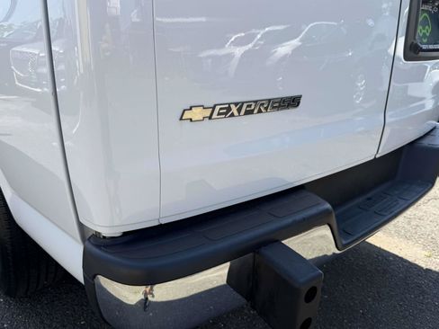 Certified 2025 Chevrolet Express 2500 w/ Driver Convenience Package RWD image 13