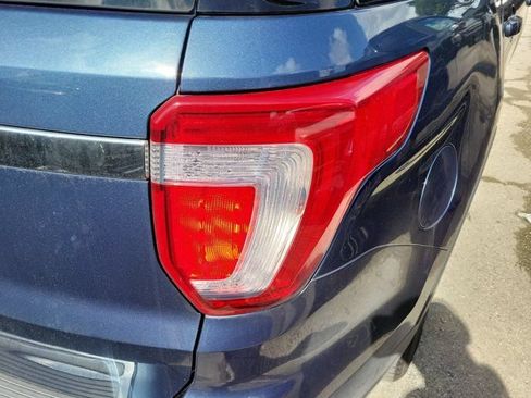 Used 2018 Ford Explorer XLT w/ Equipment Group 201A FWD image 6