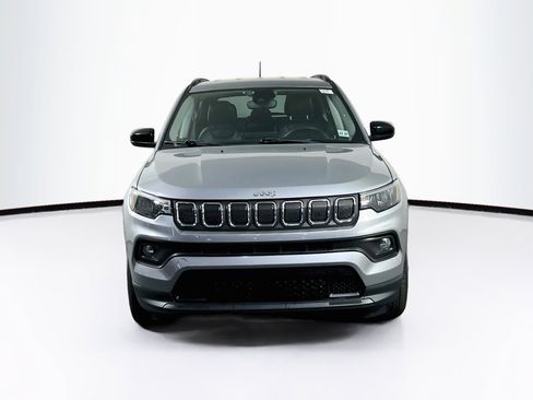 Used 2022 Jeep Compass Latitude AWD/4WD image 2