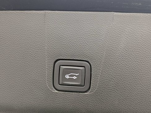 Used 2023 Chevrolet Traverse LT w/ LPO, Floor Liner Package AWD/4WD image 14