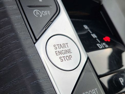 Used 2025 BMW 330i xDrive Sedan w/ M Sport Package image 22