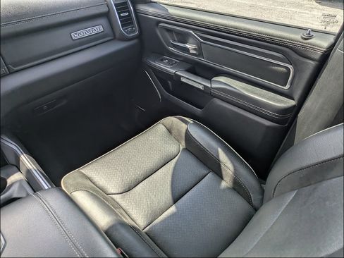 Used 2024 RAM 1500 Laramie AWD/4WD image 16