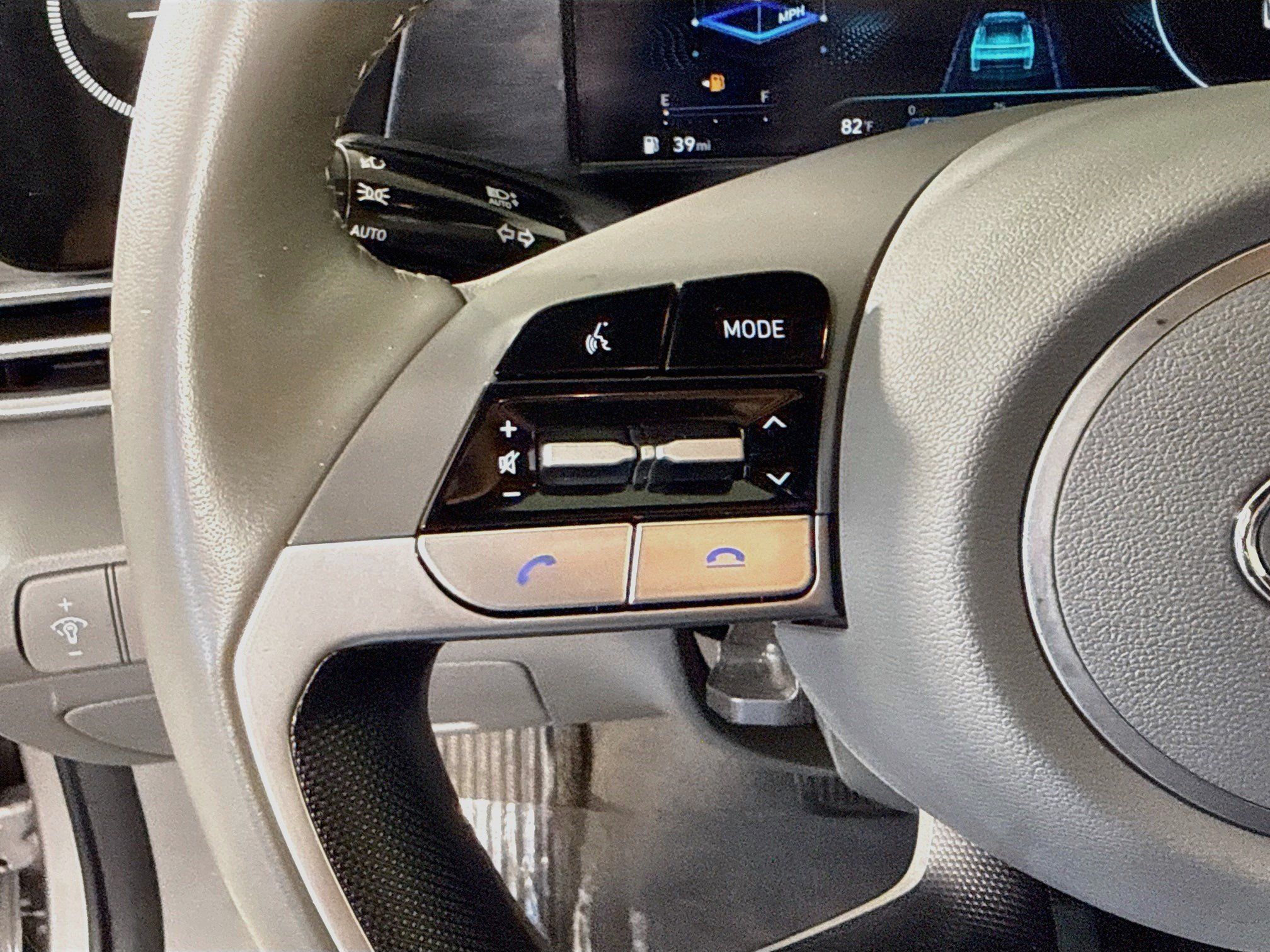 Used 2022 Hyundai Elantra SEL w/ Convenience Package FWD image 14