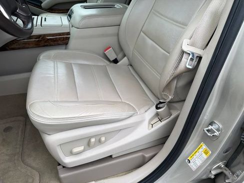Used 2015 GMC Yukon XL Denali w/ Premium Package AWD/4WD image 42