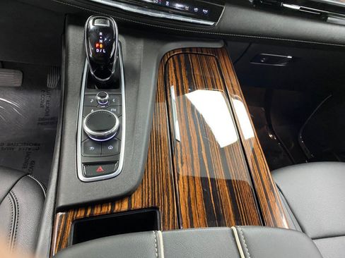 Used 2022 Cadillac Escalade ESV Luxury AWD/4WD image 21