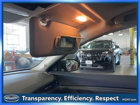 Used 2021 Nissan Sentra SR w/ SR Premium Package FWD image 33