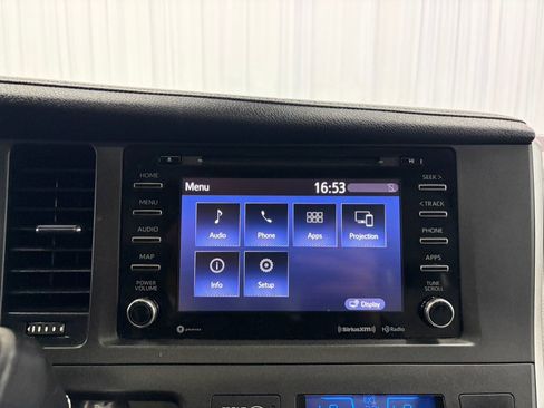 Used 2020 Toyota Sienna XLE FWD image 29