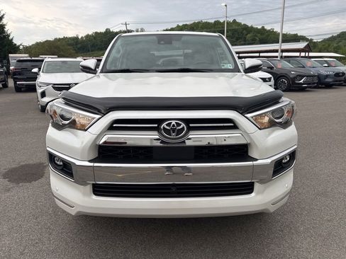 Used 2024 Toyota 4Runner Limited AWD/4WD image 2