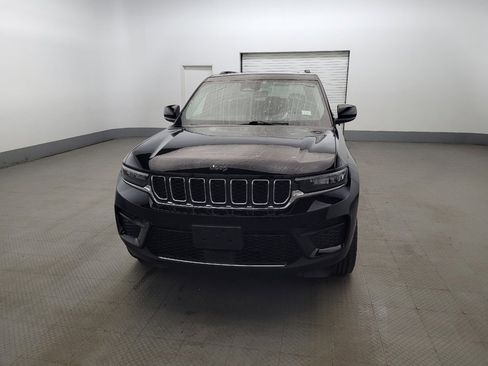 Used 2023 Jeep Grand Cherokee Laredo w/ Luxury Tech Group I AWD/4WD image 15