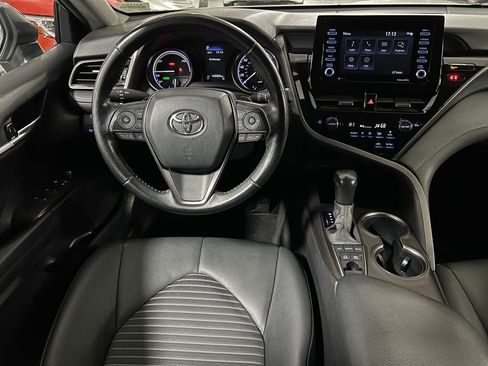 Used 2022 Toyota Camry SE image 32