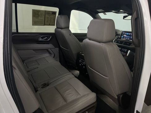 Used 2021 Chevrolet Suburban LT AWD/4WD image 23